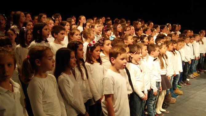 Humanitarni koncert „Deca deci“